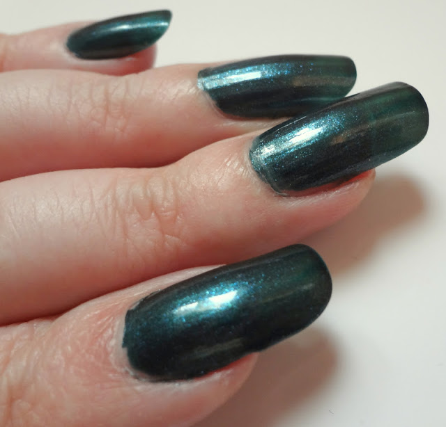 smalto OPI Cuckoo for this color