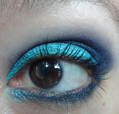 trucco azzurro e blu