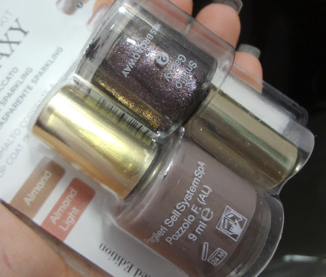 Nail Galaxy Kit Almond e Almond Light di Miss Broadway