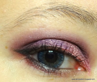 Dettaglio lente Tri tone light blue applicata su occhio scuro Dettaglio lente Tri tone light blue applicata su occhio scuro