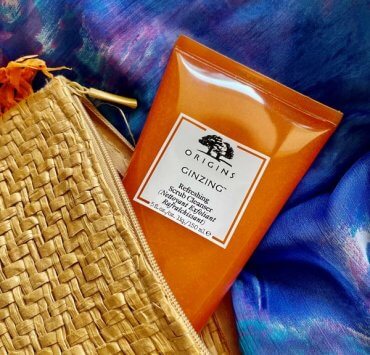 Scrub viso Origins GinZing con ginseng e chicchi di caffè