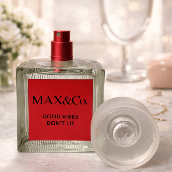 profumo Max&Co Good Vibes Don’t Lie aperto ambientato